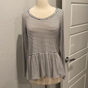 3/$25 🌟 BP. Peplum Tee